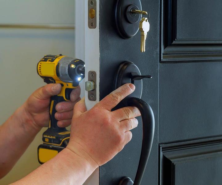 Nous améliorons votre confort grâce à divers travaux de maintenance de bâtiment.